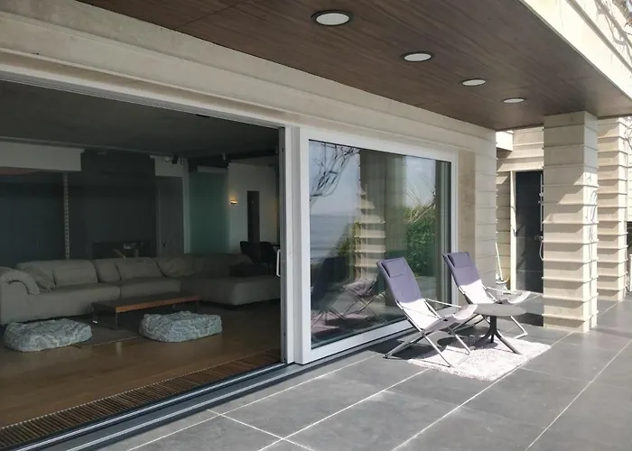 - Cosiness 4 Meters From The Sea Villa *