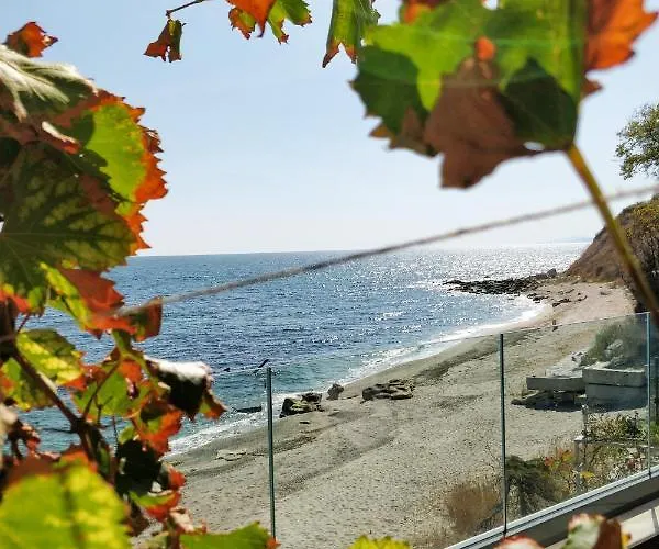Вилла - Cosiness 4 Meters From The Sea Варна